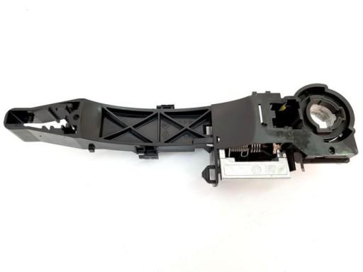 806075481R - кронштейн модуль дверной ручки Renault Master Movano левый