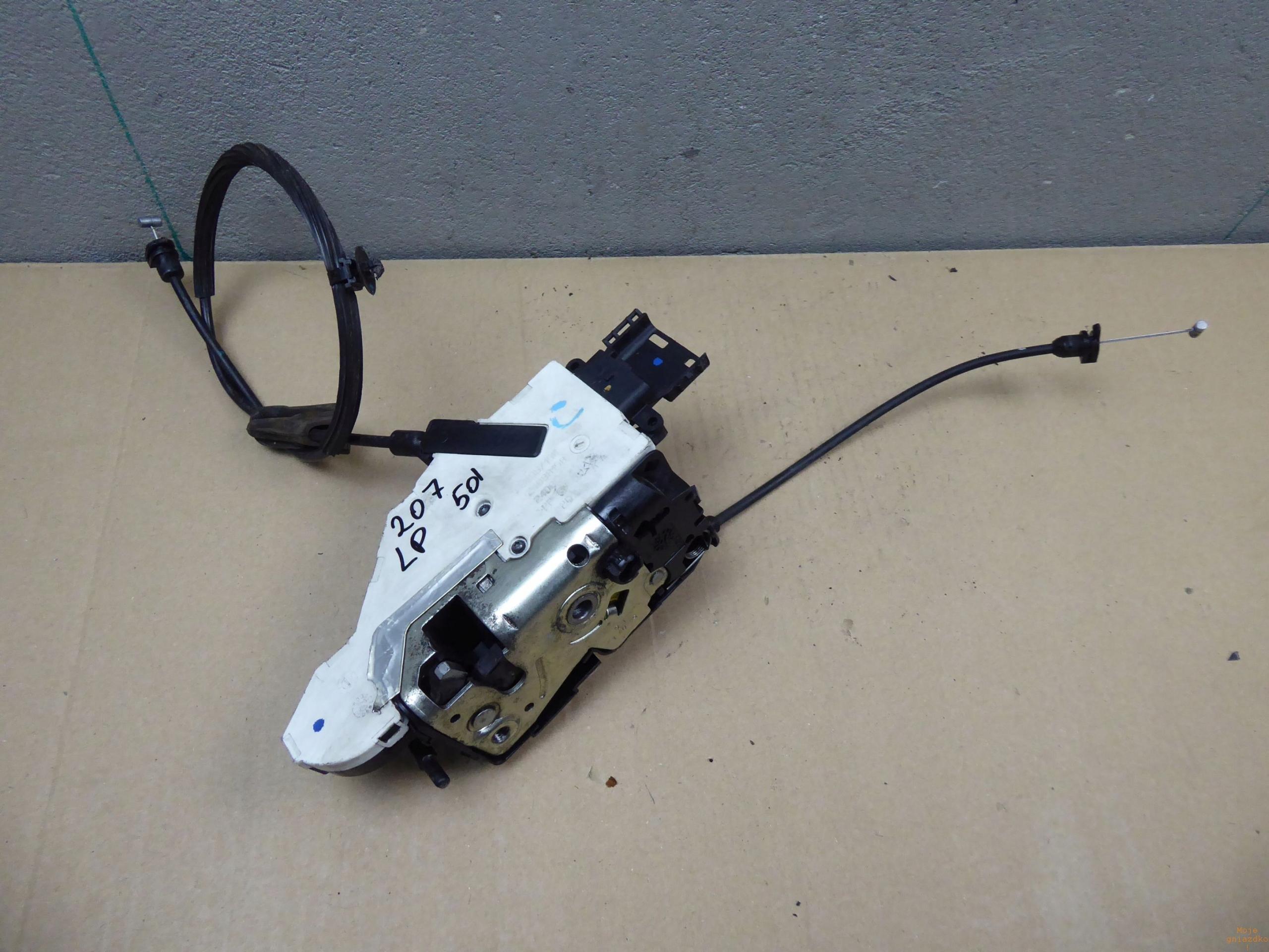 Замок PEUGEOT 207 5двери левая передняя Европа