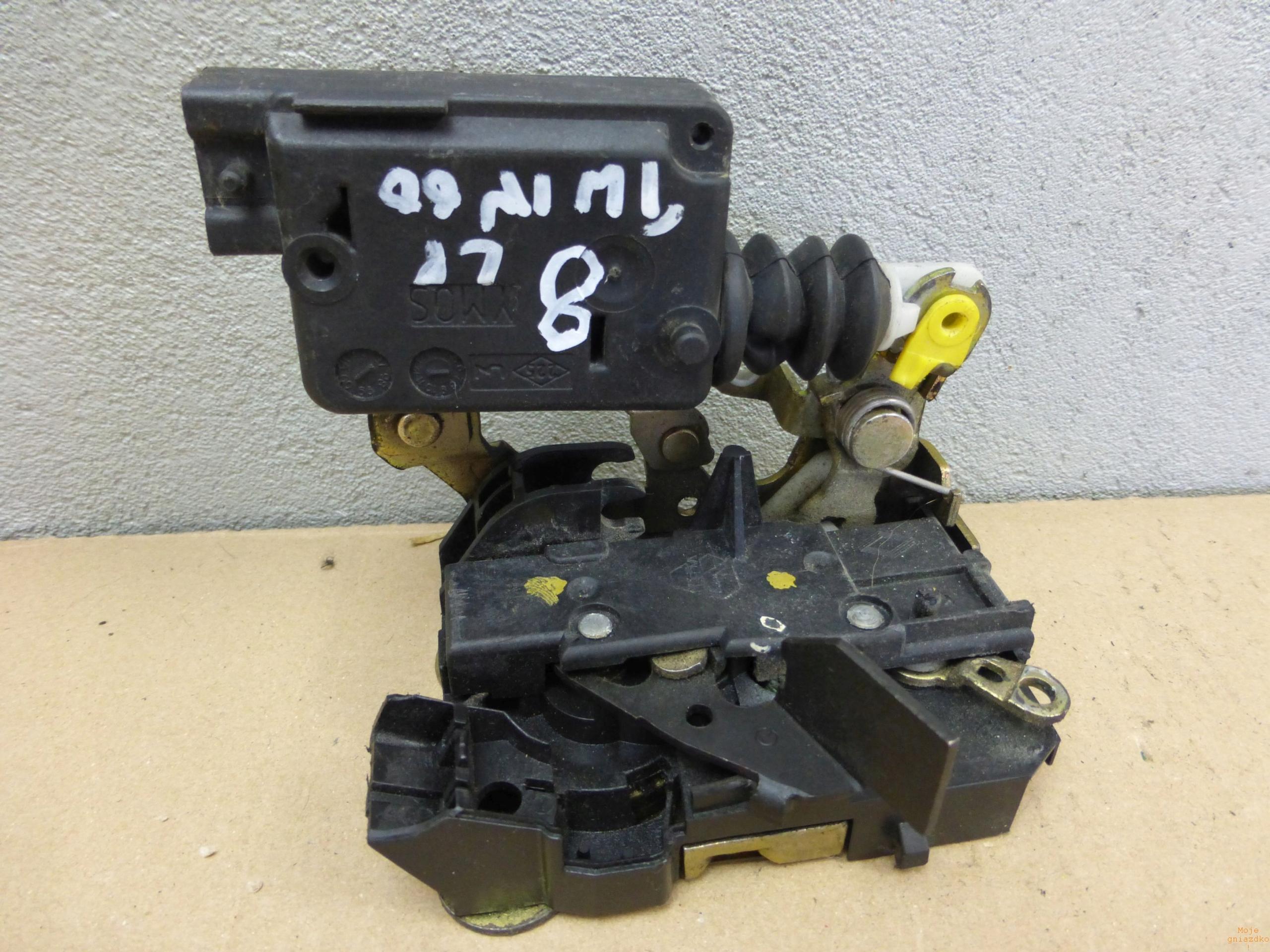 Замок двери RENAULT TWINGO и левая передняя Европа