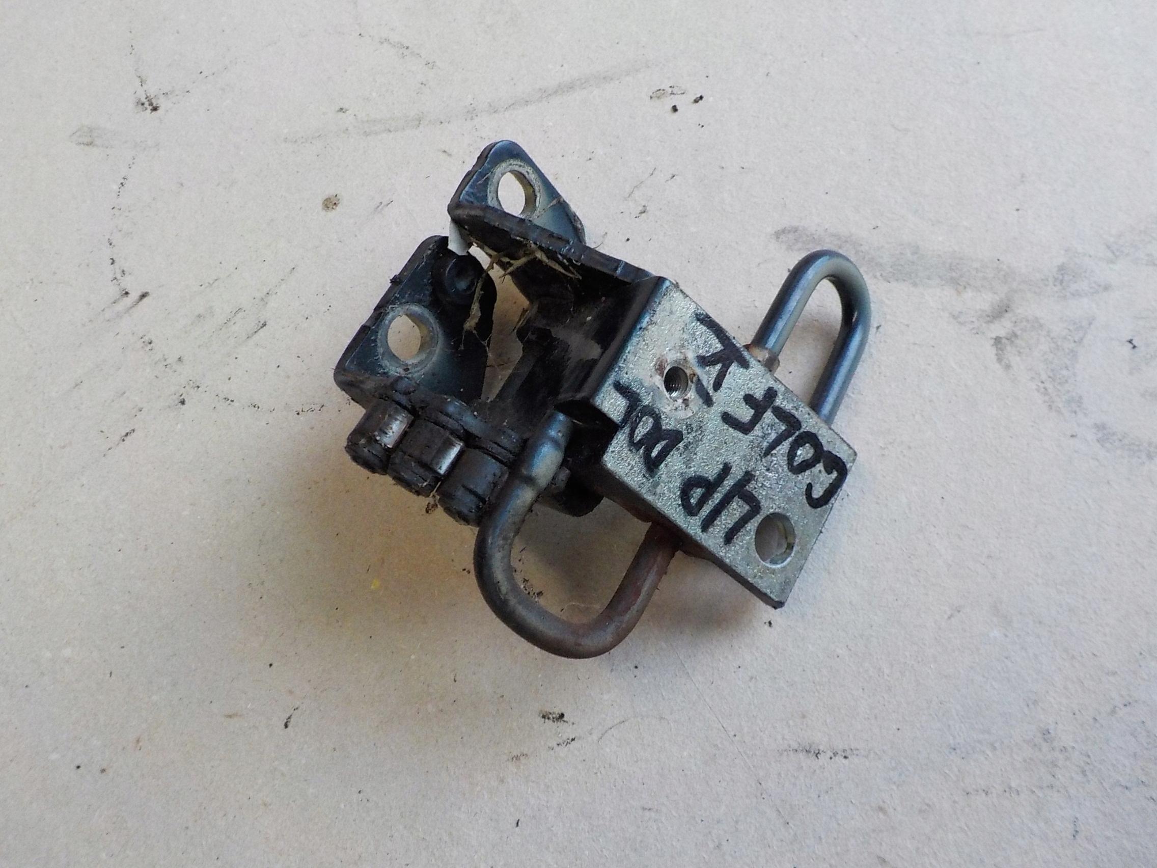 Петля двери левая передняя vw golf V 5D 2005r