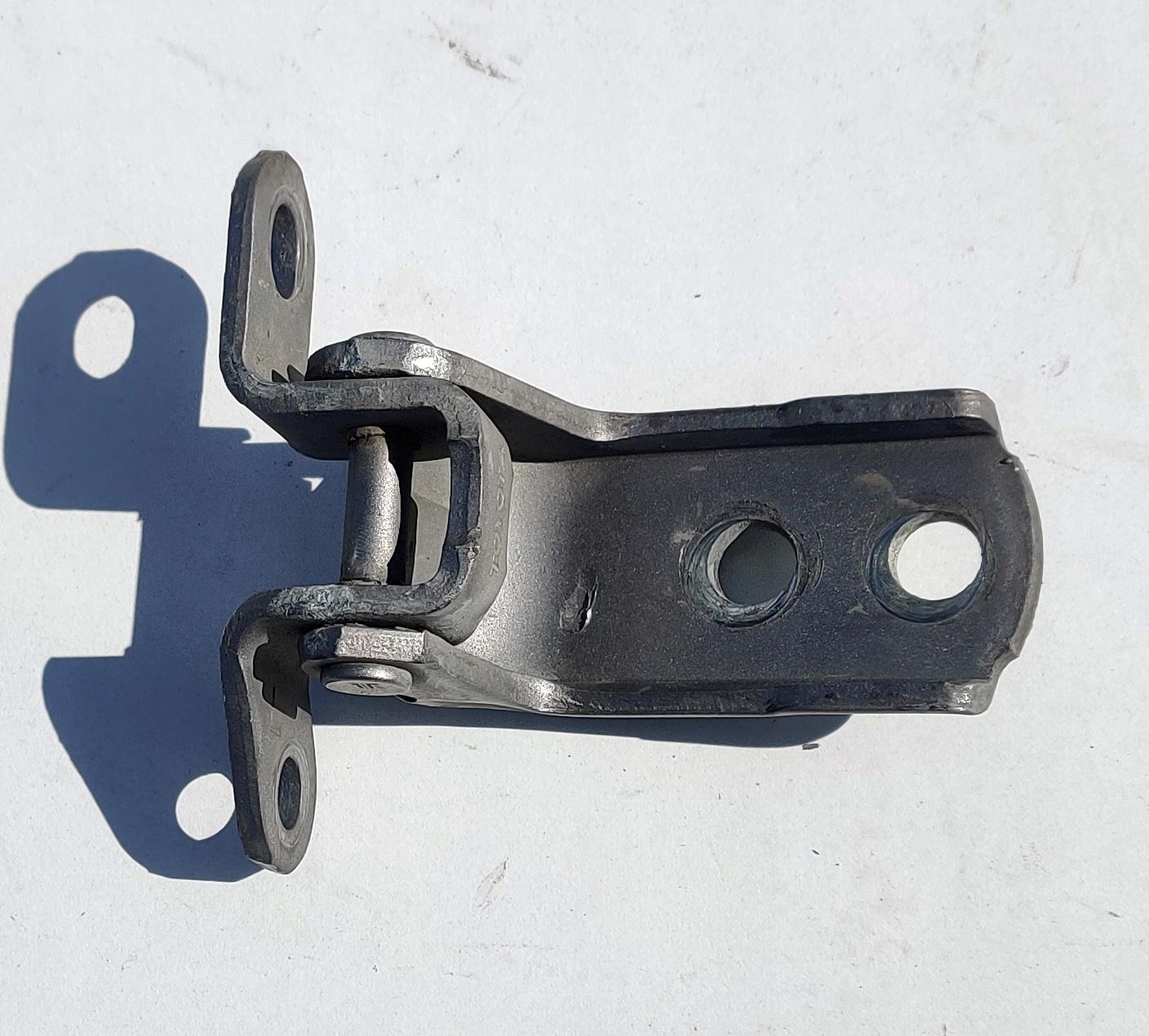 Петля двері передня передня ліва гора yaris і