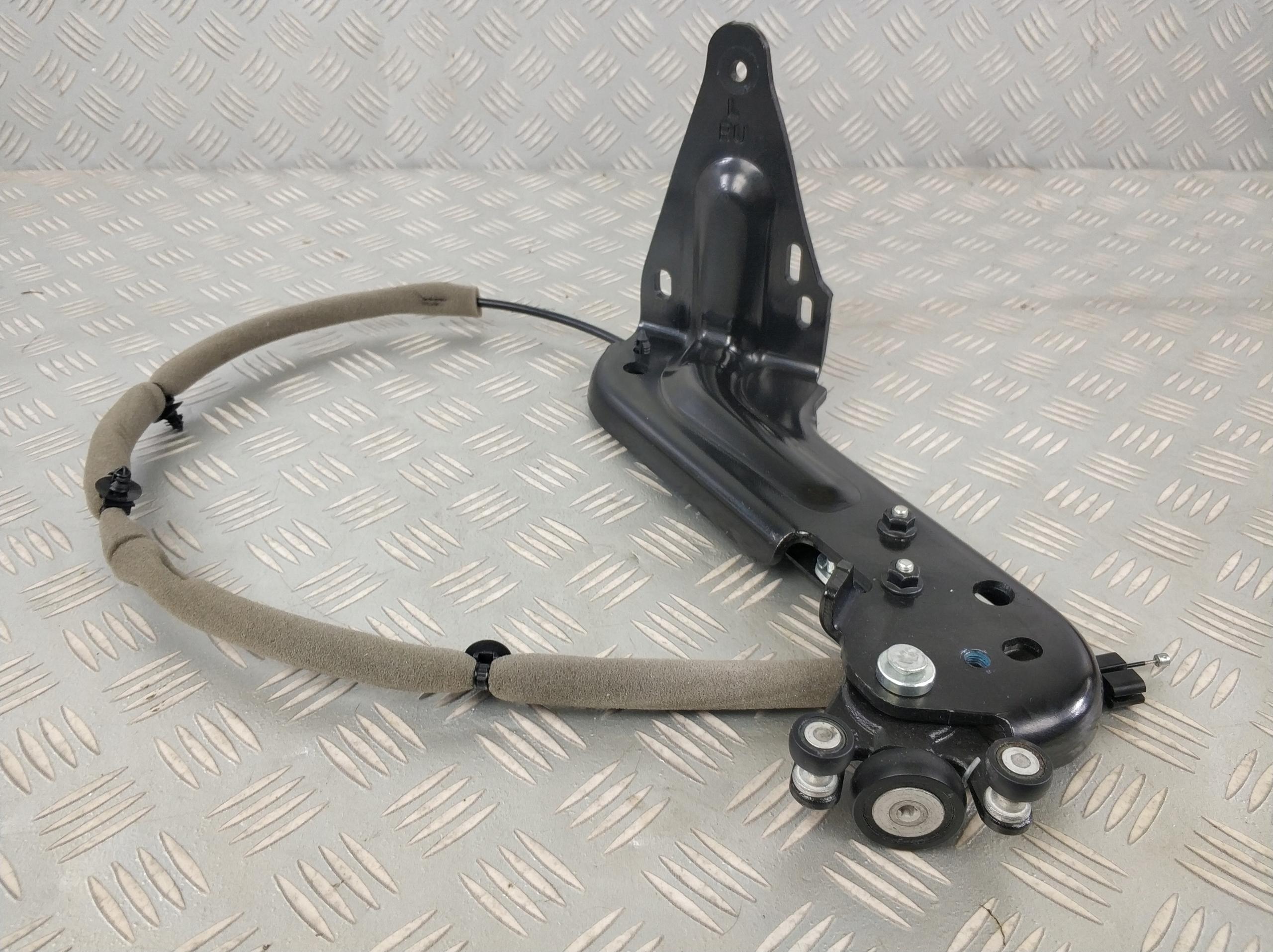 991AB0598 - петля ролик лівих дверей CHRYSLER PACIFICA 17-